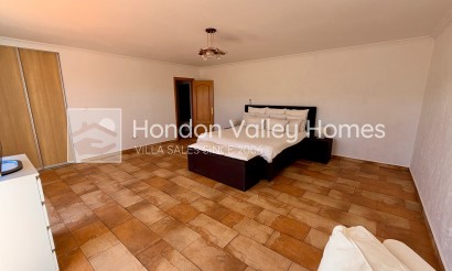 Reventa - Villa * - Macisvenda