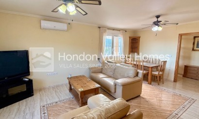 Resale - Villa - HONDON DE LAS NIEVES