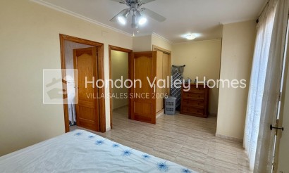 Resale - Villa - HONDON DE LAS NIEVES