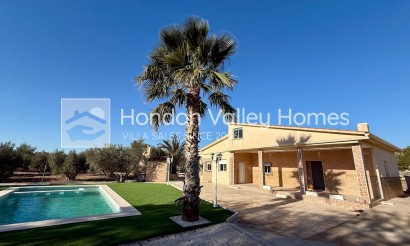 Resale - Villa - HONDON DE LAS NIEVES