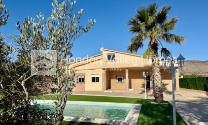 Resale - Villa - HONDON DE LAS NIEVES