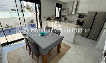 Resale - Detached Villa - Los Montesinos - La Herada