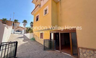 Resale - Villa - Hondón de las Nieves - La Montañosa